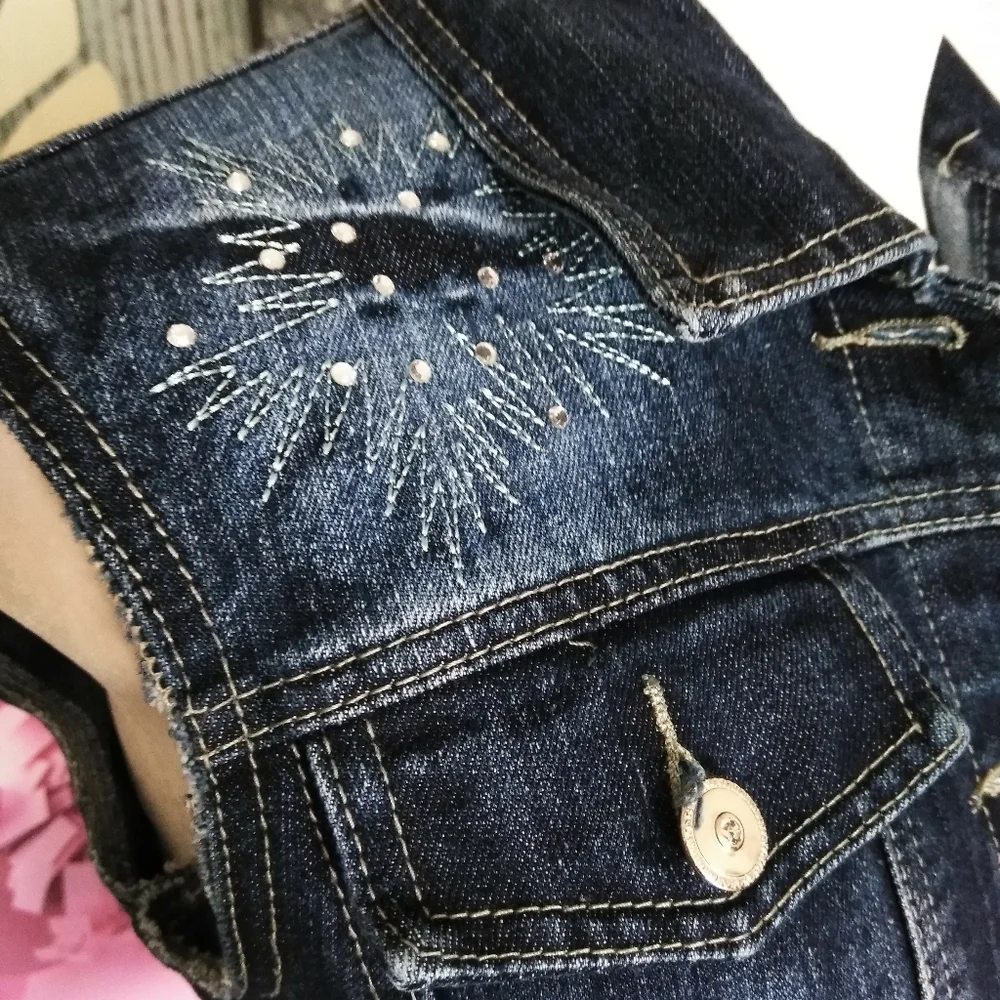 Vest Miss jeanius jeans  size  small girl's color blue dark with embellished New